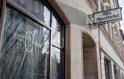In der Alten Apotheke nahe dem Altmarkt soll in wenigen Wochen ein Milchladen mit Tagesbar öffnen - "Kostbar" soll das Lokal heißen.
