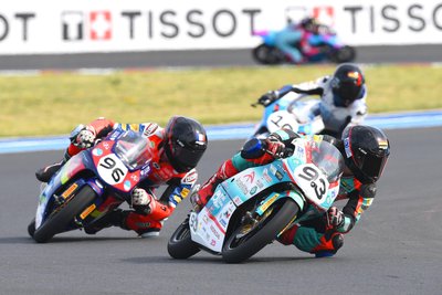 Jason Rudolph (vorn) raste am Wochenende zu seinen bislang besten Ergebnissen im Moto4 Northern Cup.