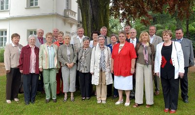 
              <p class="artikelinhalt">Vor 50 Jahren haben sie die Klasse 8 c der Feldner-Schule in Hainichen abgeschlossen. Nun fanden sie sich zum Jubiläums-Klassentreffen zusammen.  </p>
            