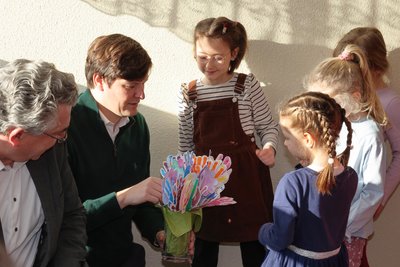 Kultusminister Conrad Clemens (CDU) zu Besuch im „Kinderhaus Sonnenschein“ Sonnenleithe.