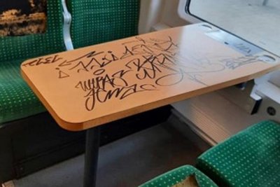 Schmierereien und mehr: So sahen die Züge nach dem Spiel zwischen Jena und Chemnitz aus.