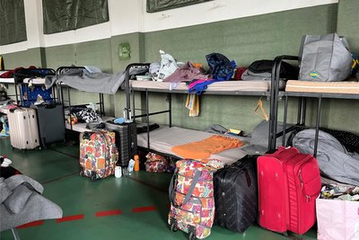 Vom Landesflüchtlingsrat hatte es harsche Kritik an der Notunterkunft gegeben. Aktuell leben dort 18 Personen.