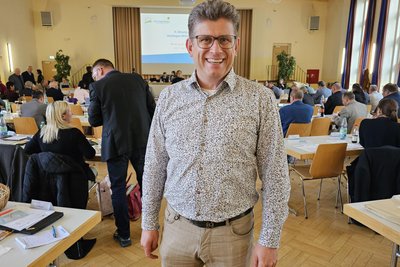 Bürgermeister Lars Naumann (parteilos) will mit dem Geld aus dem Sondervermögen in der Stadt Burgstädt Projekte aus dem EFRE-Programm mitfinanzieren.