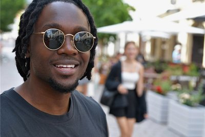 Der Kanadier Keno Ignace, Forschungsstudent an der TU Bergakademie Freiberg, sagt, die Maskenpflicht kann bei geringer Corona-Inzidenz wegfallen. Allerdings müsse man sehen, was die Zukunft bringt.