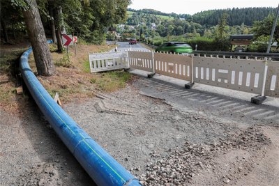 Die bevorstehende Sperrung der B 101 hängt mit dem Neubau einer Fernwasserleitung in der Waldstraße in Buchholz zusammen.
