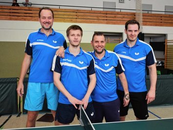 Sie wollen den Spitzenreiter aus Mühlhausen zu Fall bringen: Petr Wasik, Stanislaw Chornobaiew, Krisztian Katus und Thomas David (v.l.) 