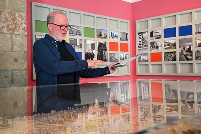 Peer Ehmke hat die neue Ausstellung zusammengestellt. Er ist in Karl-Marx-Stadt aufgewachsen, auf dem Sonnenberg.
