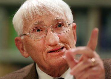 Der Sozialphilosoph Jürgen Habermas warf Ernst Nolte 1986 im Historikerstreit vor, die Singularität des Holocaust infrage zu stellen.(Archivbild)