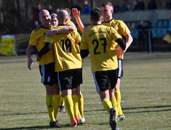 Viel Grund zum Jubeln hatten die Fußballer von Handwerk Rabenstein in dieser Saison. Mit dem Abstieg hatten sie nichts zu tun. 