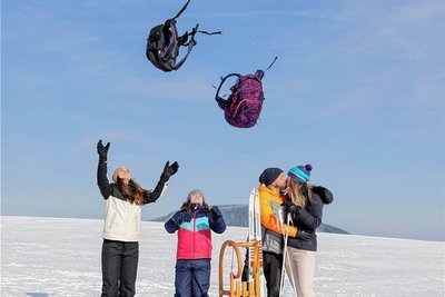 Hannah, Marlene, Sebastian und Doreen Bauer aus Annaberg freuen sich auf die hiesigen Pisten.