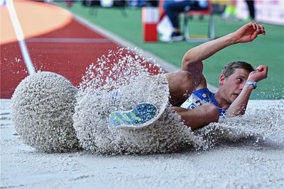 Max Heß landet im Sand und bei Deutschen Meisterschaften bereits seinen siebten Streich.
