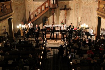Die Bigband spielte unter der Leitung von Hans Voigt.