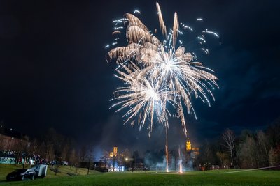 38 verschiedene Feuerwerke hat Pyrotechniker Oliver Scharf am Samstag gezeigt.