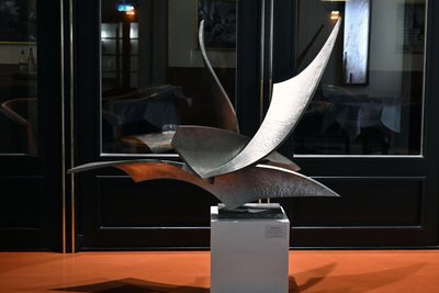 Die Skulptur ""Reahel" von Michael Hitschold ist im Hotel "Chemnitzer Hof" zu sehen und trägt den Zusatz "Lost And Found".