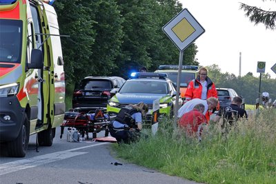 Der Unfall hat sich am Dienstagabend an der Kreuzung von Lungwitztalstraße und Straße des Friedens ereignet.