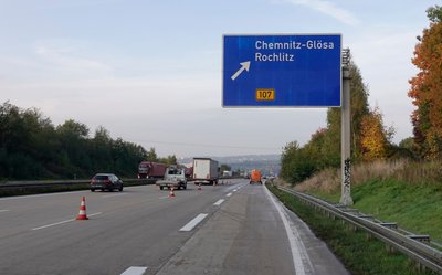 Sachschaden in Höhe von 41.000 Euro ist am frühen Mittwochmorgen bei einem Unfall auf der A 4 in Glösa-Draisdorf entstanden.