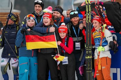 Mit der Familie läuft alles viel besser: Im Vorjahr drückten die Liebsten von Katharina Hennig (rechts) bei den Rennen im Fleimstal die Daumen. 