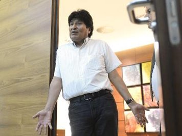 Der bolivianische Präsident Evo Morales am Flughafen in Wien.