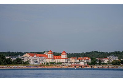 Blick aufs Binzer Kurhaus.