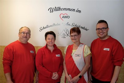 Hausmeister Mario Stuhlmüller, Leiterin Claudia Dengler, Küchenkraft Annett Petzold und Mitarbeiter Maurice Denner (v. l.) vom Team des Schullandheims Limbach.