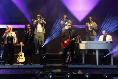 Zur starken Show trug auch ein Bläsertrio bei.