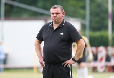 Schaute etwas skeptisch, war am Ende mit seiner Mannschaft aber zufrieden: der neue Klaffenbacher Trainer Mirko Krebs.