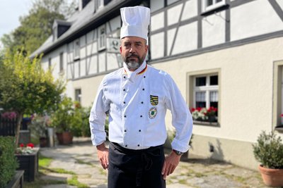 Mike Fritzsche, Inhaber des Historischen Gasthauses „Zur Linde“ in Großolbersdorf, spricht von einem „Cocktail“ aus Kosten.