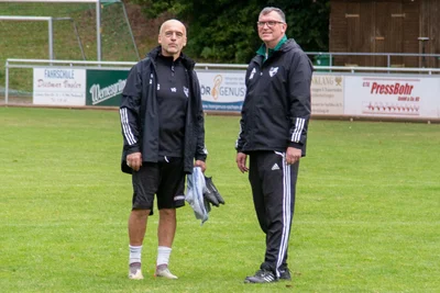 Haben zurzeit nicht viel zu lachen: Tanne-Trainer René Wendler (rechts) und sein Co Jan Groschopp.
