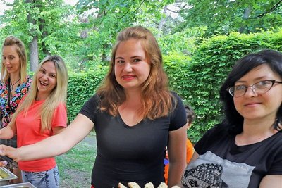 Im Juni bedankten sich Ukrainerinnen für die Hilfe mit einem Fest im Pi-Haus. 