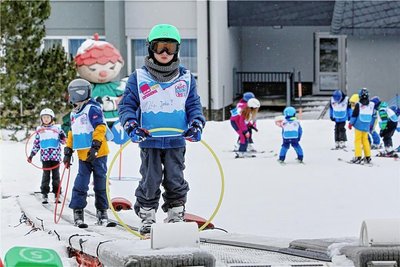 35 Skilehrer und Helfer waren bei Kids on Snow im Einsatz. 150 Teilnehmer im Alter von drei bis 15 Jahren nutzten die Angebote.
