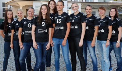 Diese zehn jungen Damen sollen es für die CPSV Volleys in der 2. Bundesliga richten: Anna-Maria Nitsche, Daniela Espig, Kathleen Glaser, Anne Jüttner, Pia Sabrina Walkenhorst, Romy Machold, Monique Sohr, Josephine Brandt, Anne Herklotz und Annekathrin Franke (von links). 