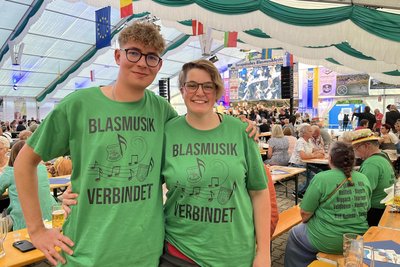 Samuel George und Bianca Lietz leben Blasmusik und haben kräftig mitgefeiert.