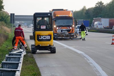 Sachschaden in Höhe von 41.000 Euro ist am frühen Mittwochmorgen bei einem Unfall auf der A 4 in Glösa-Draisdorf entstanden.