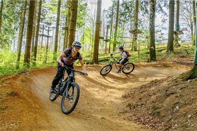 Der Bikepark in Schöneck. In den nächsten Jahren sollen in Sachsen viele gut ausgebaute Strecken für Mountainbiker entstehen. 
