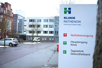 130 sexualisierte Straftaten - Kinderarzt angeklagt - Ein Kinderarzt der Havelland-Kliniken wird wegen sexuellen Missbrauchs angeklagt. (Archivbild)