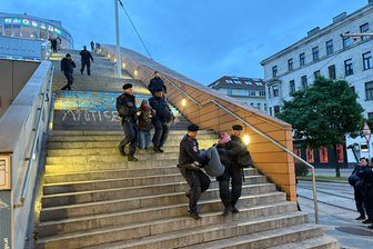 14 Aktivisten kurz vor ESC-Finale festgenommen - Eine kleine Gruppe von Aktivisten sorgte für einen größeren Polizeieinsatz.