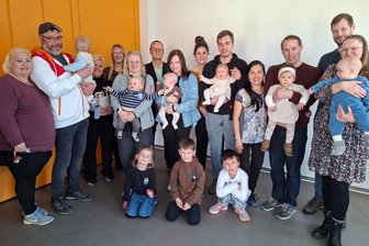 14 Geburten in Eppendorf – ein Jahrgang voller Hoffnung - Babyempfang Epppendorf mit Bürgermeister Axel Röthling.