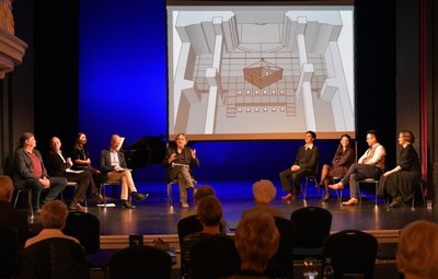 Bei der Matinee zum Operndoppel "Das Telefon" und "Der Mantel" im Freiberger Theater ging es auch um die Entstehung des Bühnenbildes in der Nikolaikirche. 