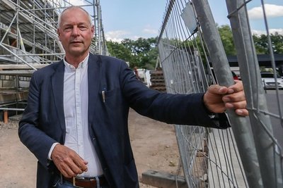 Der Chemnitzer Unternehmer Ullrich Hintzen ist Geschäftsführer der Summit of Saxony Immobilien GmbH, die auf seine Initiative speziell für das Sporthotel-Projekt am Fichtelberg gegründet wurde. 