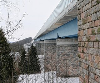 Die Autobahnbrücke der A 72, aufgenommen im Jahr 2010. 