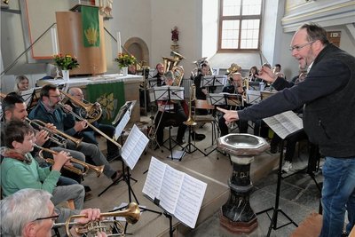 Christian Sprenger (rechts), Professor der Musikhochschule in Weimar, hat den Workshop in Zschorlau geleitet. 