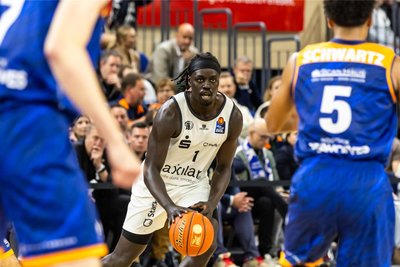 Aher Uguak machte beim Sieg in Rostock ein starkes Spiel. Der Kanadier steuerte 13 Punkte zum 68:60 bei.