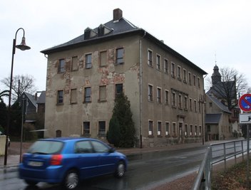 
              <p class="artikelinhalt">Das Meisterhaus ist ein denkmalgeschütztes Objekt. Es künftig generationsübergreifend zu nutzen, ist die Idee von Stadtrat Klaus Müller. </p>
            