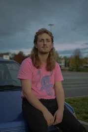 Der Chemnitzer Internet-Promi Vokuhilamaik, bürgerlich Carl Geißler.