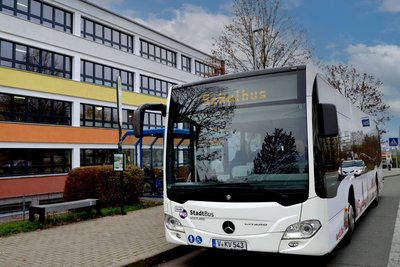 Für den Transport ihrer Kinder im Schulbus müssen Eltern ab dem neuen Schuljahr tiefer in die Tasche greifen.