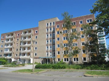 Von diesem Gebäude stammen die Platten für das neue Mehrzweckgebäude.