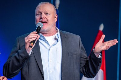 Entertainer Stefan Raab hatte das Geschwisterpaar Abor & Tynna mit ausgewählt - und bewies damit diesmal nicht das richtige Näschen für den großen Erfolg.