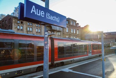 Im Bahnhof in Aue hat es am Montagabend einen Polizeieinsatz gegeben.