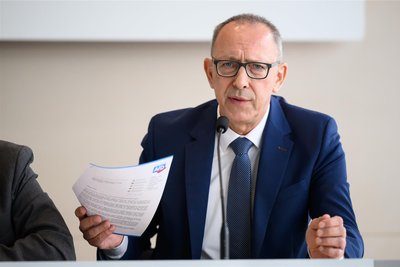 AfD-Fraktionschef Jörg Urban bei der Begründung für den Corona-Untersuchungsausschuss am Dienstag in Dresden.