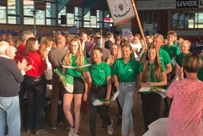 Schon allein der "Einmarsch der Nationen", als die Erzgebirger mit der sächsischen Auswahl in die Halle kamen, war ein unvergessliches Erlebnis. 